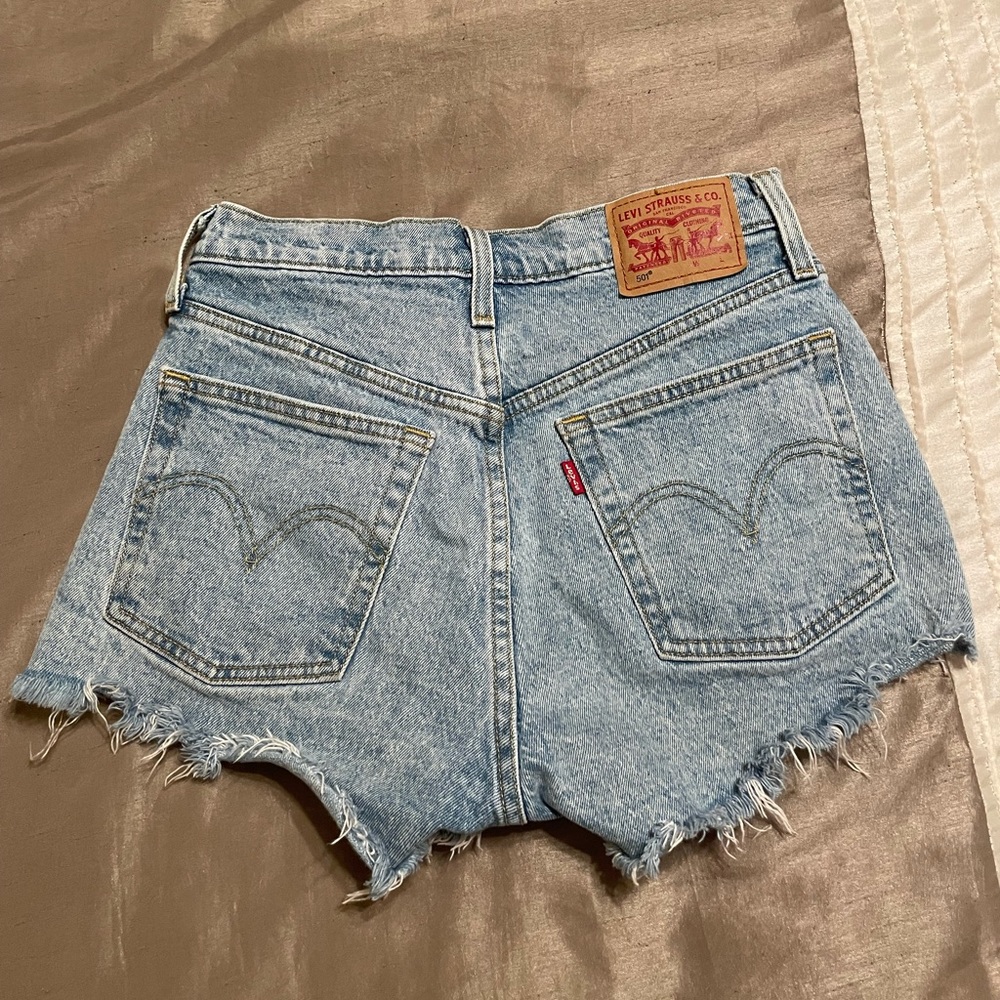 Levi’s 501s size 25 in light wash